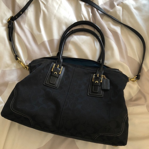 Coach Hampton Signature Bag in black. - Picture 8 of 8